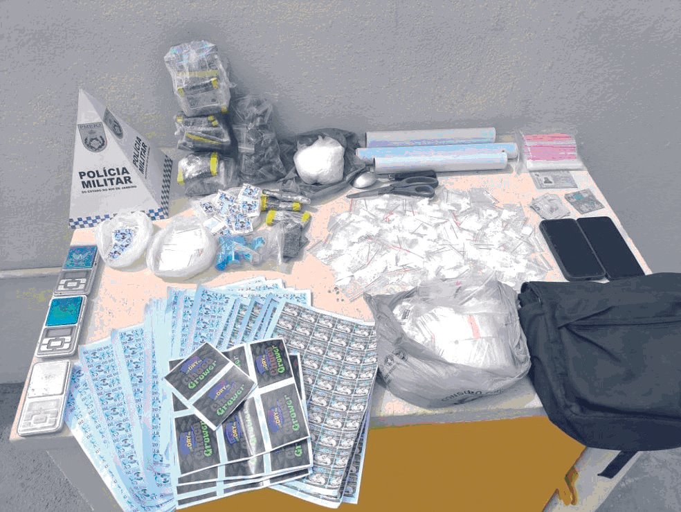 Jovem é preso com drogas em Paraty