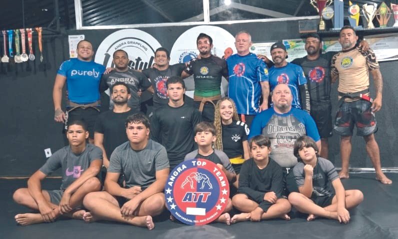 Angra Top Team gradua três atletas em cerimônia no CT Vera Cruz