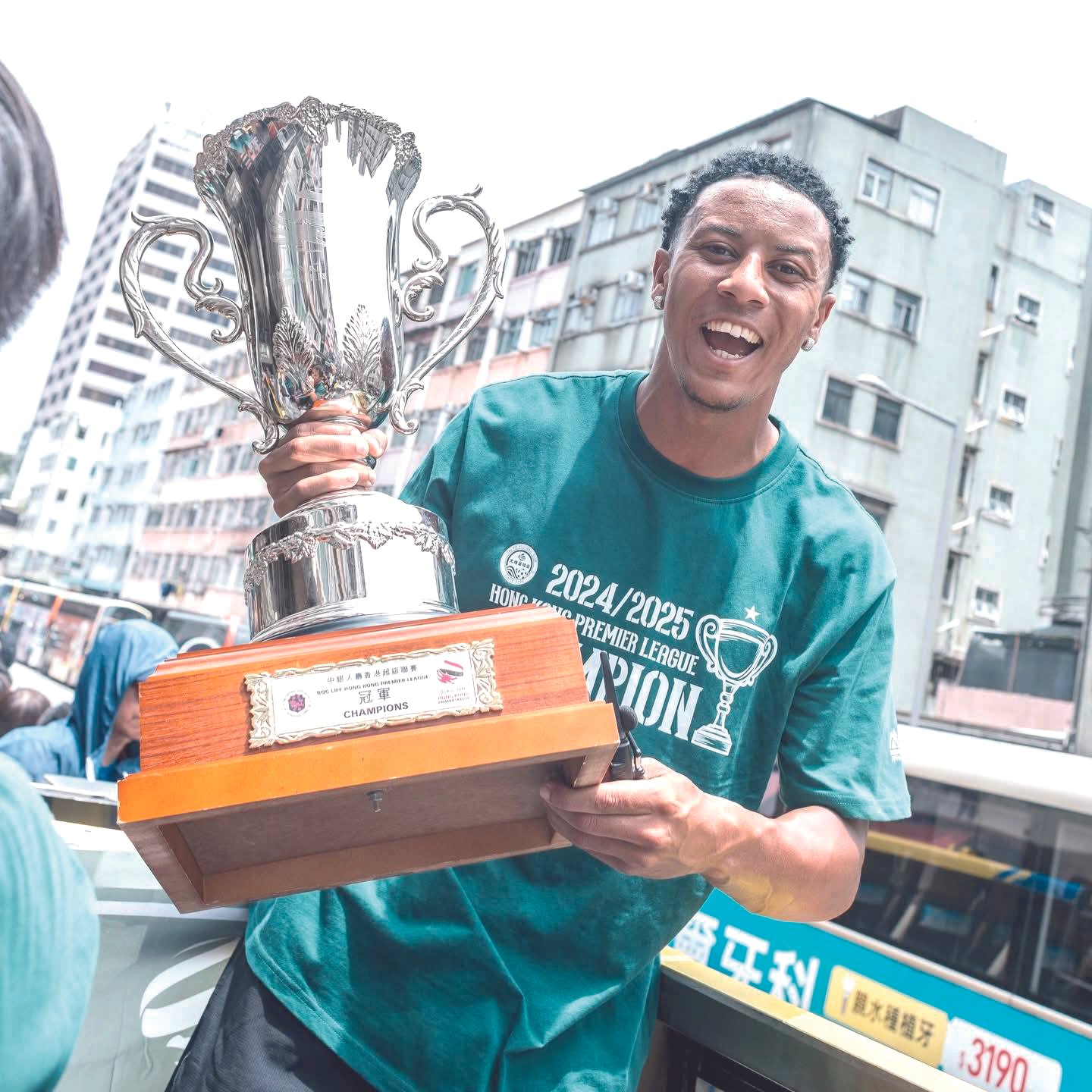 Pitbull recebe homenagem por mais um ano de vida