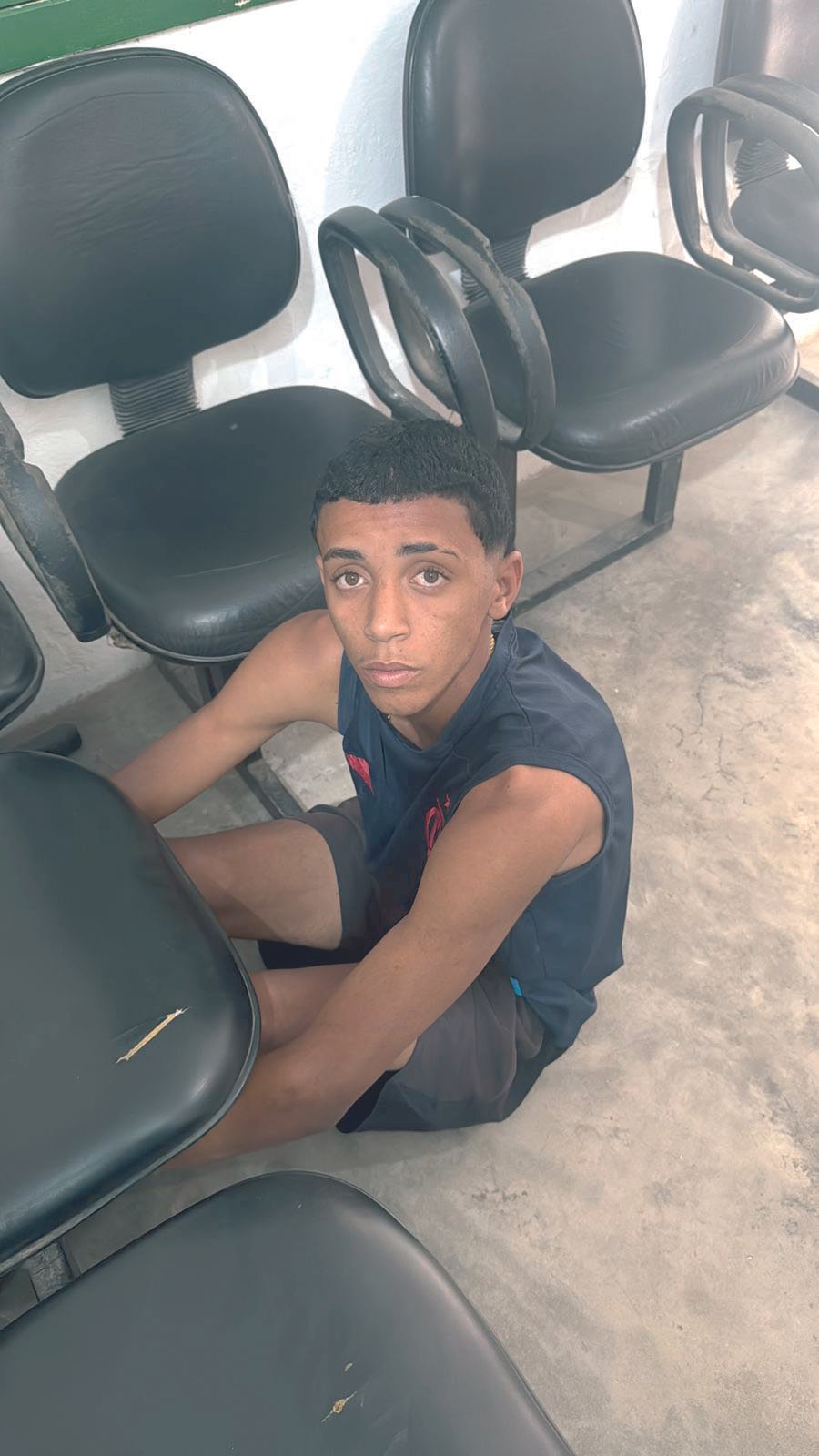 Jovem é preso por tráfico na Vila do Abraão