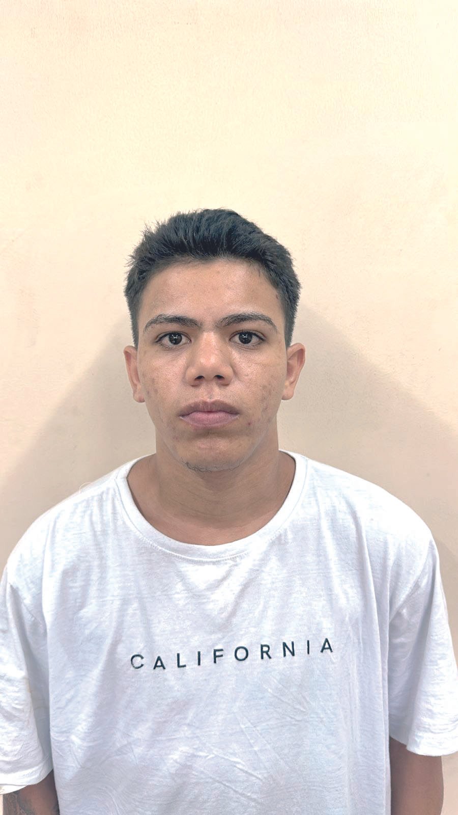 Agentes da 166ª DP prendem foragido de 22 anos  com 12 anotações criminais