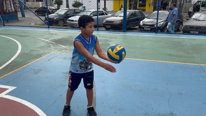 Projeto abre 300 vagas gratuitas de basquete e vôlei em Mangaratiba
