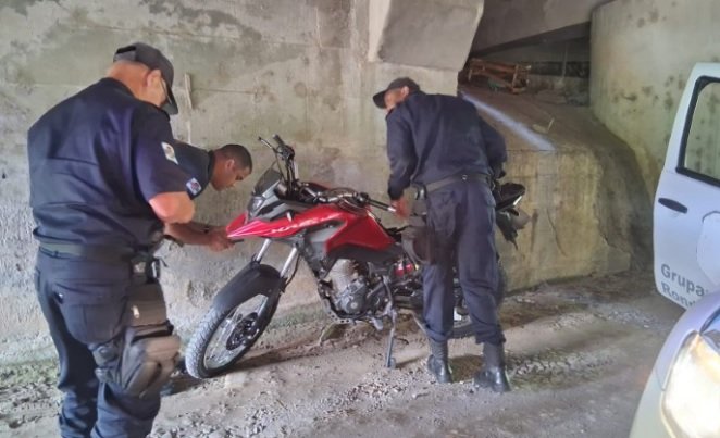 Guarda Municipal de Barra Mansa recupera  moto furtada em Angra