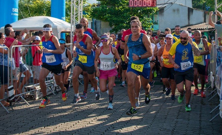 Feriado prolongado de 1º de maio terá natação e corrida como atrações em Angra