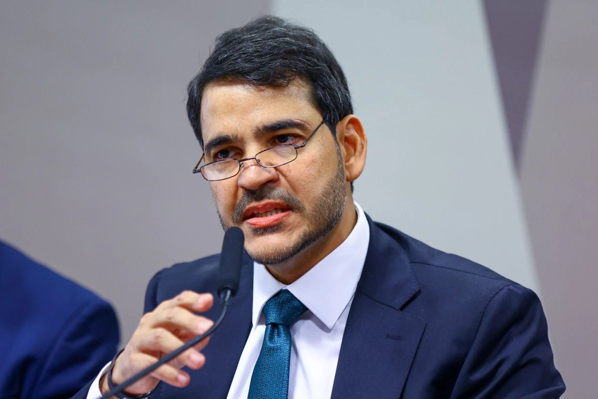 Senado impõe derrota histórica a Lula e rejeita Messias para o STF