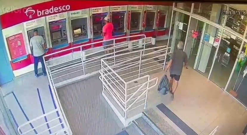 Policiais Civis prendem 3 integrantes de quadrilha que furtava aposentados e idosos em caixas eletrônicos