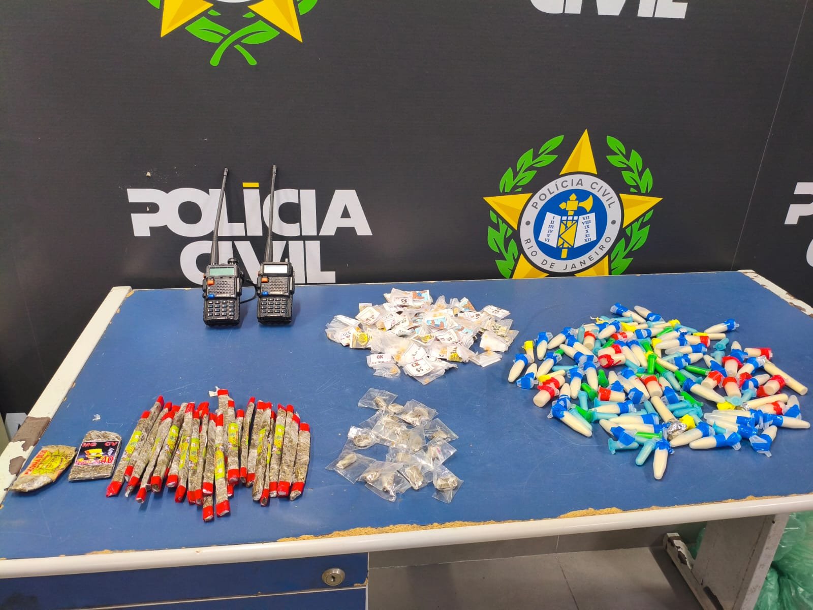 Traficantes do CV tentam  impedir serviço público de trabalhar em praça e recebem “visita” da Polícia Civil