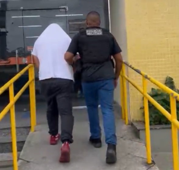 Foragido e membro do PCC é preso pela P2 em Angra