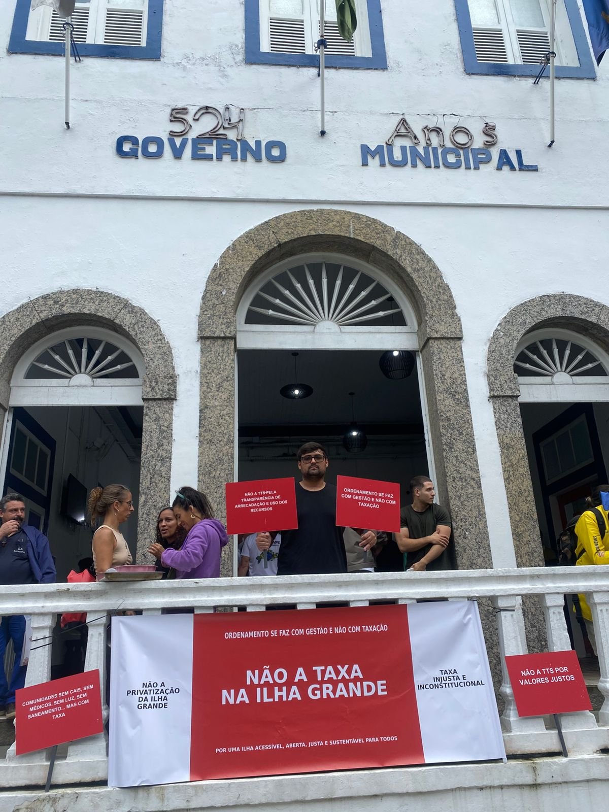 Protesto contra taxa de turismo na Ilha Grande entra no 2º dia