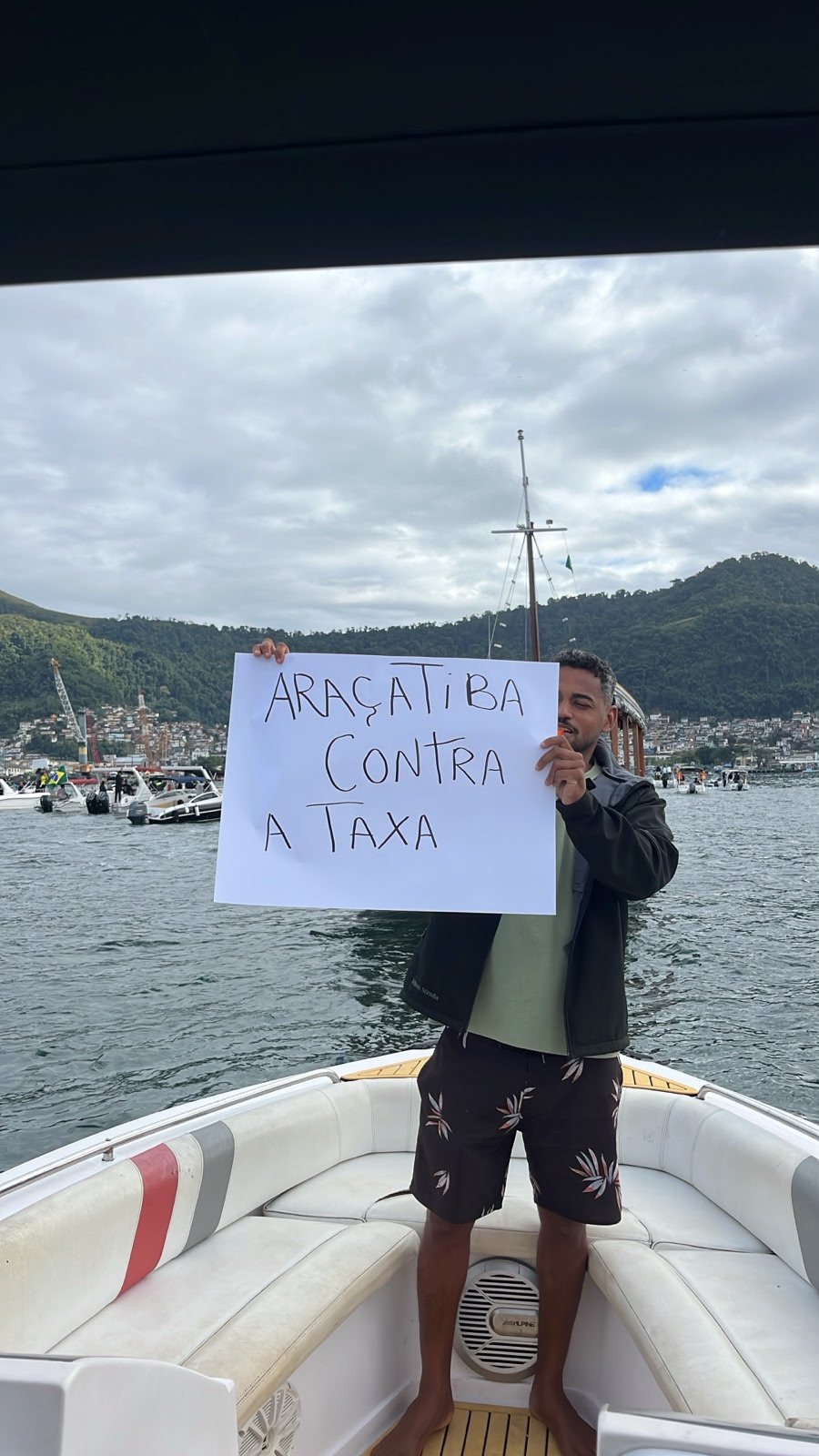 Barqueatas no Centro da cidade e na Vila do Abraão voltam a protestar contra a taxa de turismo