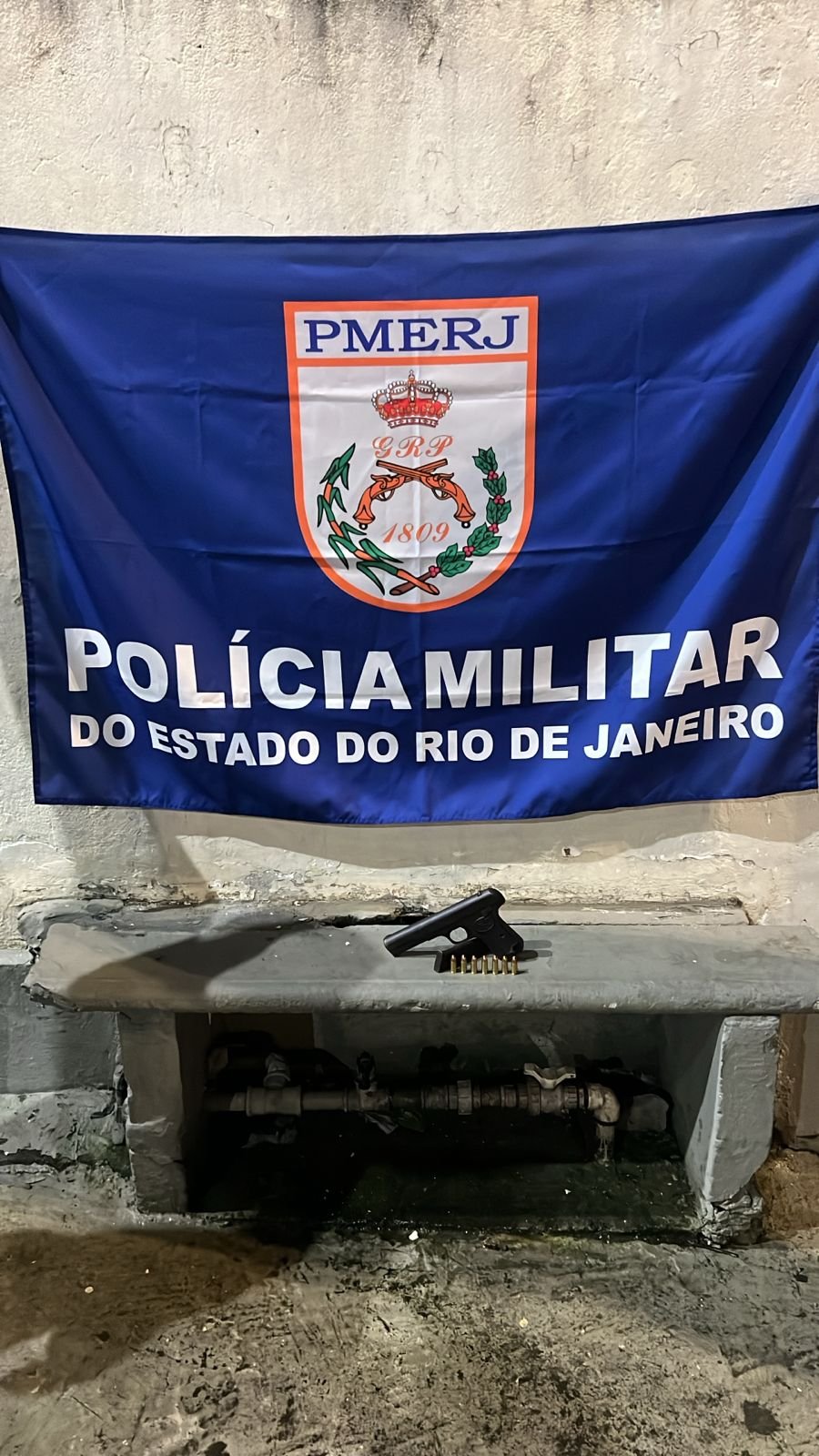 P2 prende homem com pistola na Sapinhatuba 1