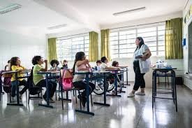 Governo do Rio convoca mais 2,2 mil professores para jornada de 30 horas