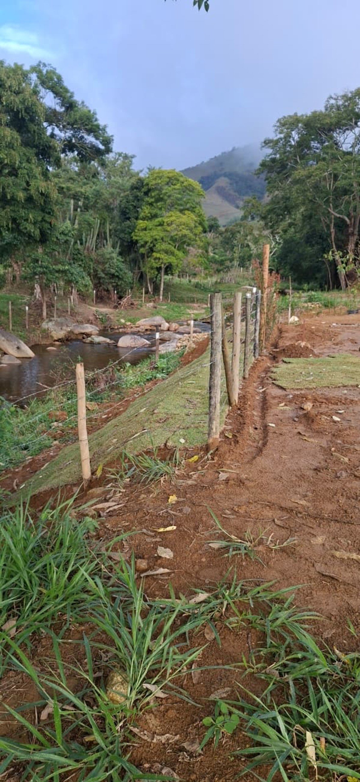 Polícia ambiental flagra degradação de APP e investiga venda ilegal de lotes em Rio Claro