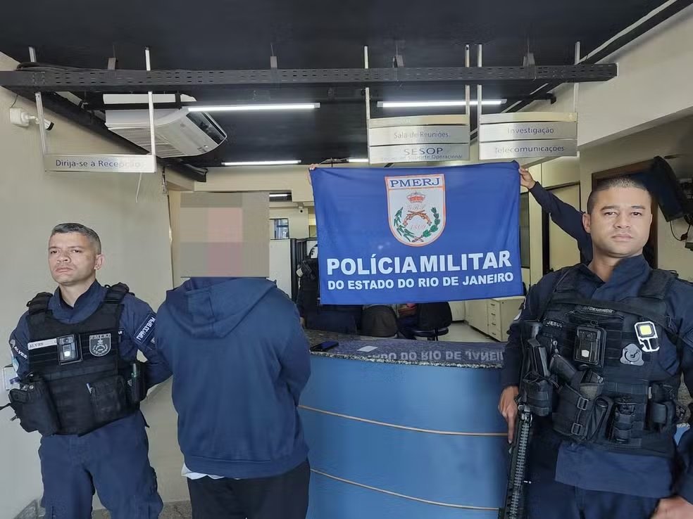PM prende foragido por homicídio em Angra