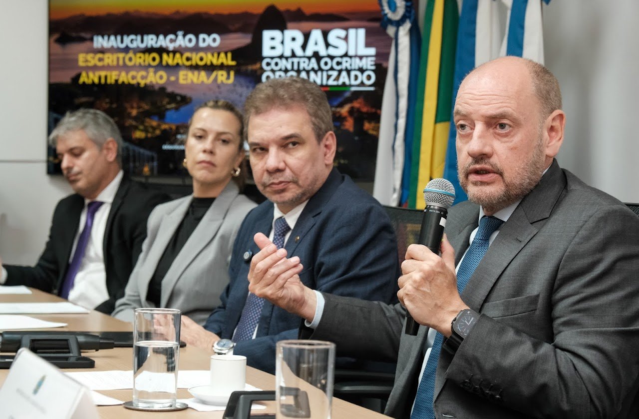 Rio de Janeiro ganha primeiro escritório nacional antifacção para combater o crime organizado