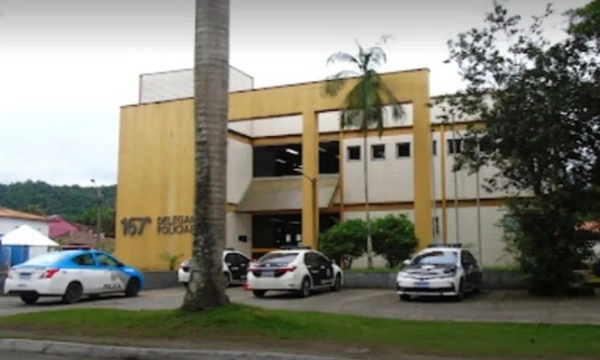 Jovem é preso por cobrança ilegal a barqueiros e confessa ligação com facção em Paraty
