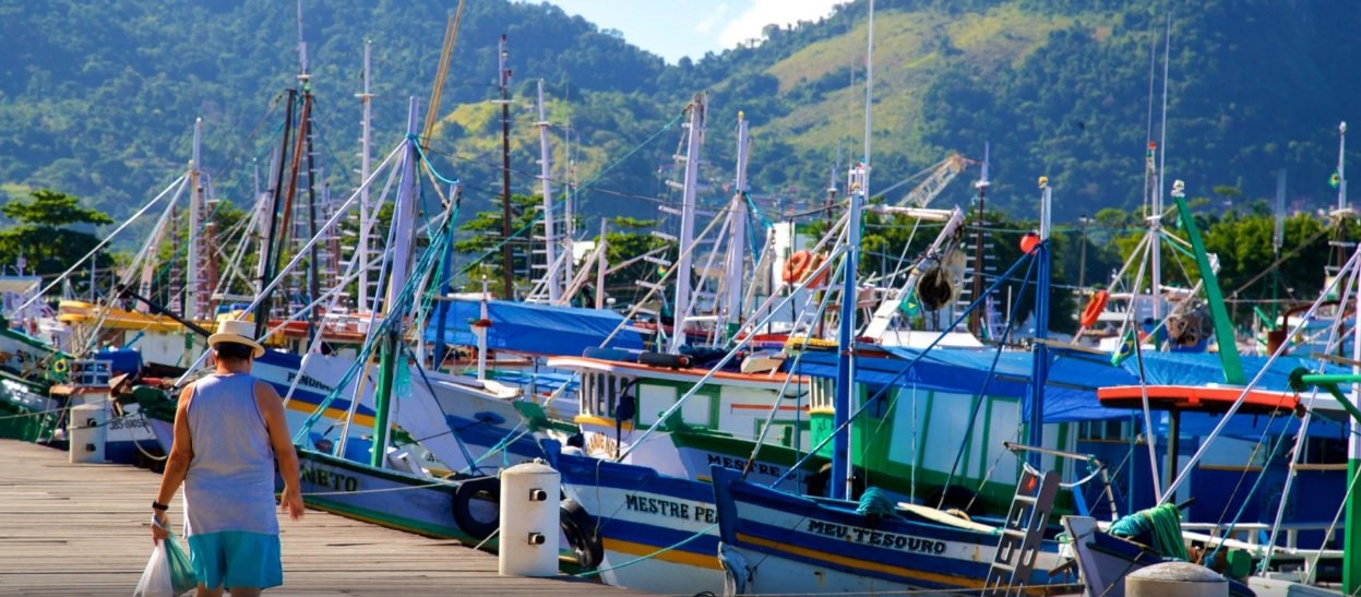 Pescadores de Angra poderão regularizar embarcações entre 12 e 14 de agosto