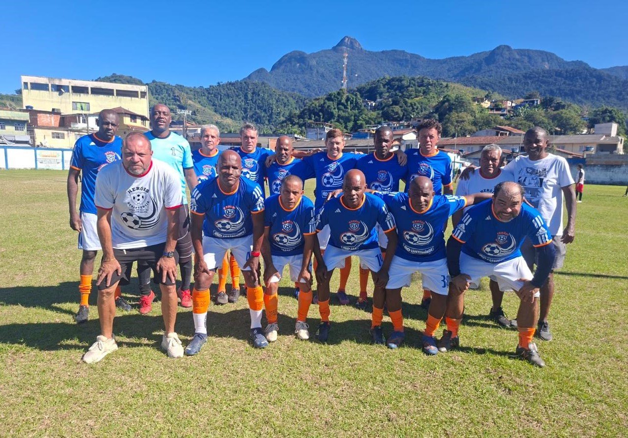 Angra Premium e Heróis da Resistência vão decidir o título do angrense de futebol 50+