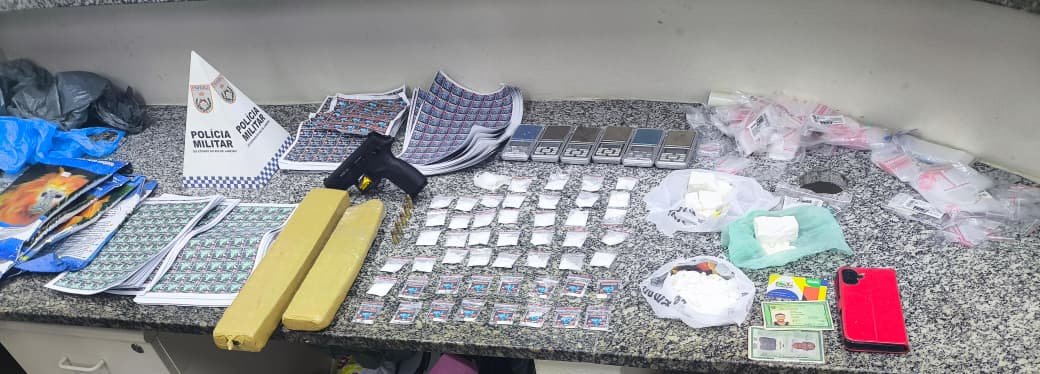 2ª CIPM apreende drogas, munições e simulacro de arma no Matadouro