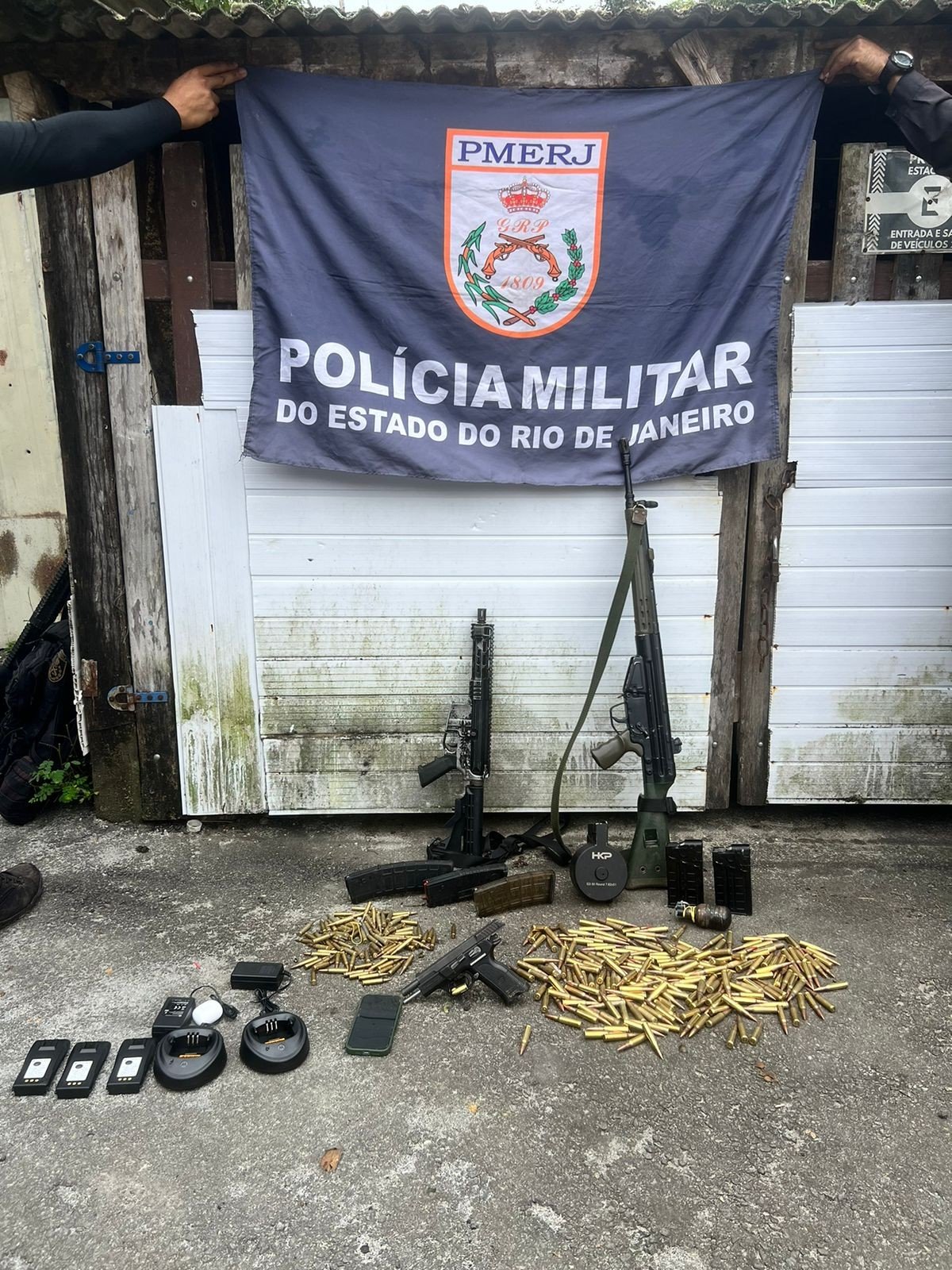 Troca de tiros termina com três mortos e fuzis apreendidos na Sapinhatuba I