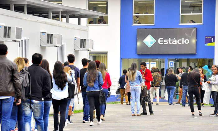 Proibida de matricular novos estudantes pelo MEC, Estácio é alvo de denúncia no Ministério Público por irregularidades no curso de Medicina em Angra dos Reis
