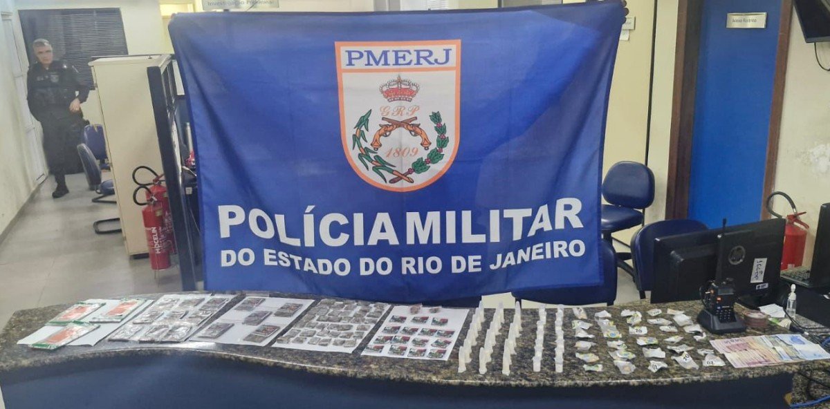 Adolescente é apreendida com drogas no Morro da Fortaleza