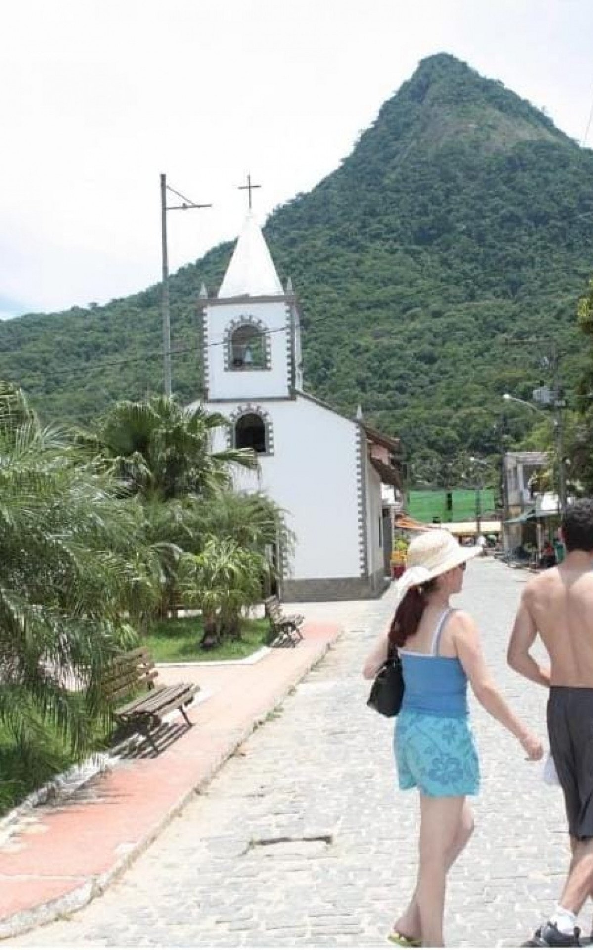Vila do Abraão vibra com sucesso da Feira Multicultural 'Saberes da Ilha e da Periferia'