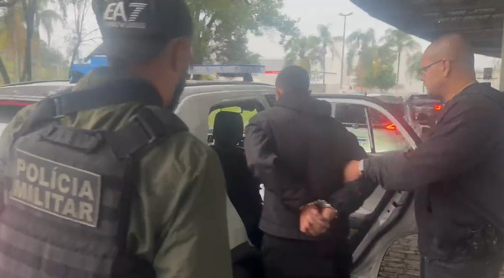 Homem é preso em Juiz de Fora por homicídio e tentativa de homicídio cometidos em Angra dos Reis por dívida de R$ 20