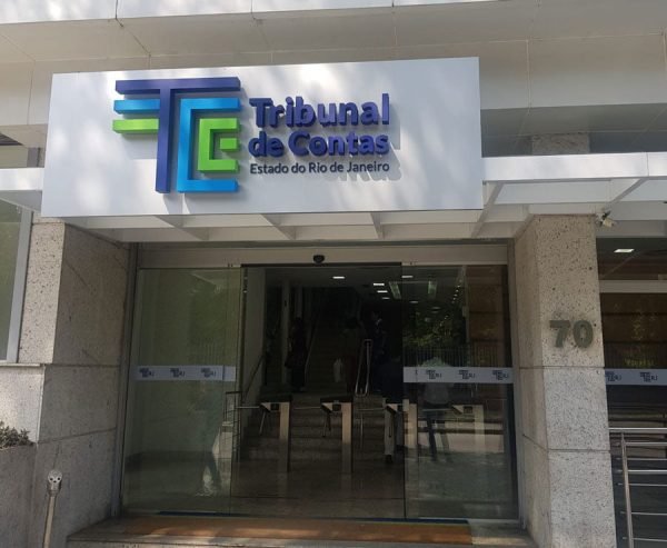 TCE-RJ condena OSS Instituto dos Lagos Rio e ex-diretor a devolverem R$ 15,5 milhões por irregularidades em contrato de saúde