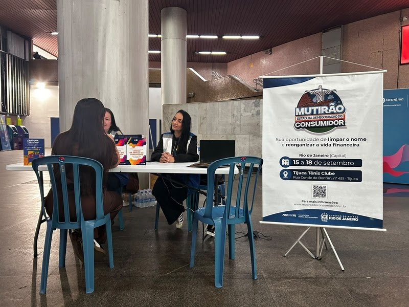 Estação Carioca do MetrôRio recebe ação para tirar dúvidas sobre direitos do consumidor
