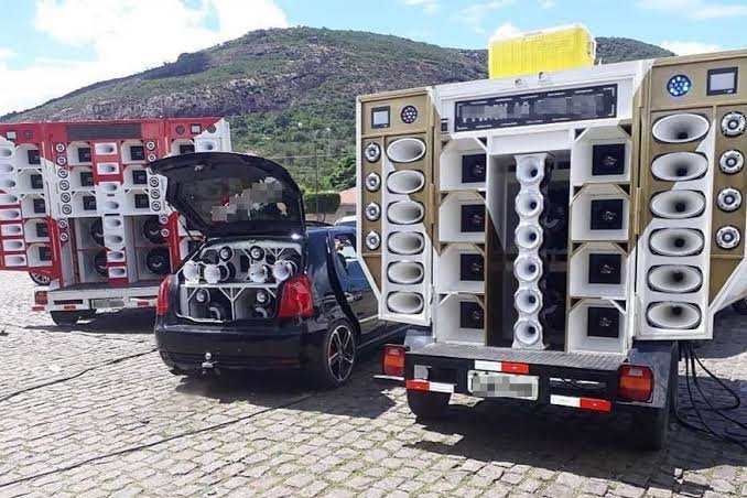 Barulho de campanha: paredões e carros de som viram alvo de reclamações e de fiscalização da Justiça Eleitoral