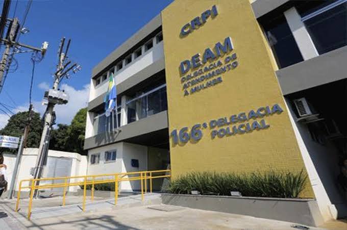 Agentes da 166ª DP com o apoio da PM prendem envolvido em homicídio no Manguinhos