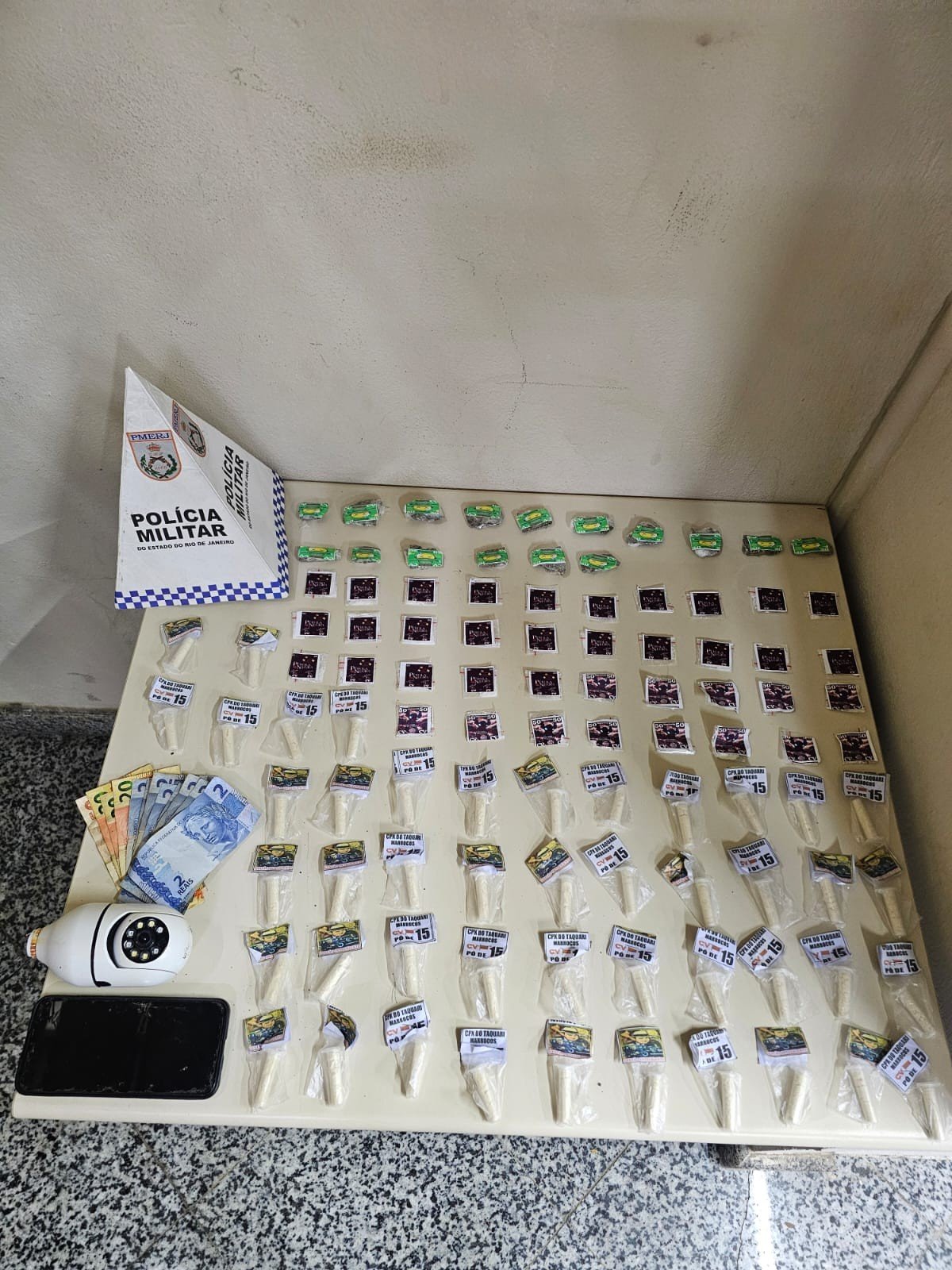 Mulher é presa por tráfico de drogas em Paraty